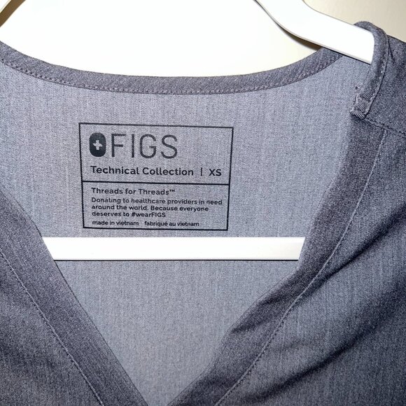 FIGS Scrub Set - Graphite - Picture 4 of 7